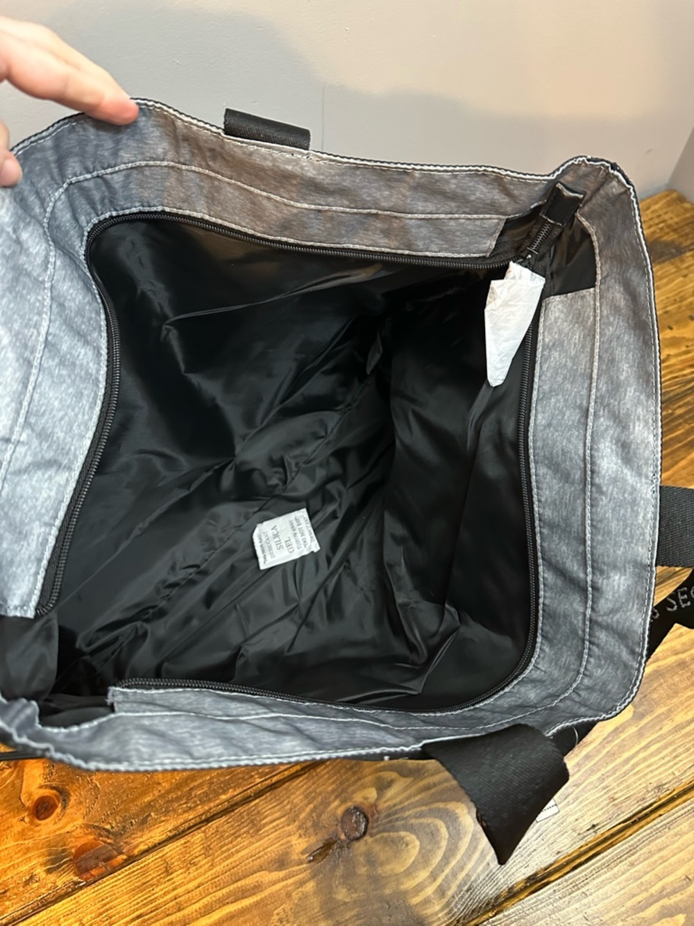NWT Victoria Secret Tote Bag with Zipper and Adjustable Strings Grey/Black/White - Picture 5 of 8